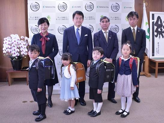 Donated Traffic Safety Backpack Covers to 2019 First-Year Students at Saitama City Elementary Schools